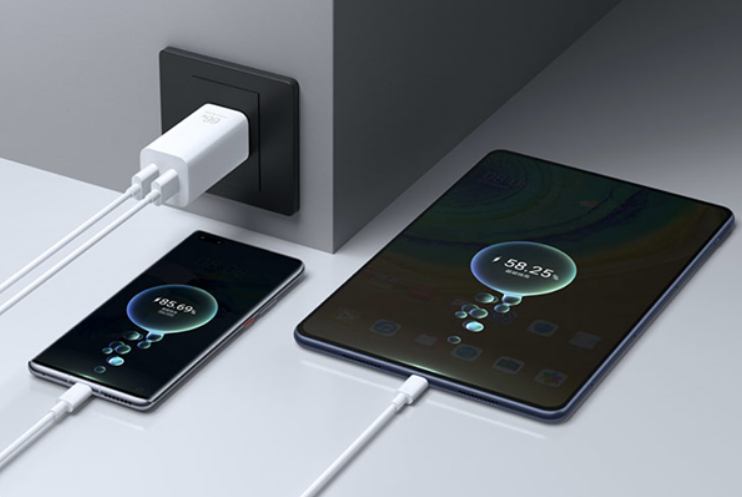 新手機需要使用電源適配器充電12個小時嗎？——飛天鷹科技